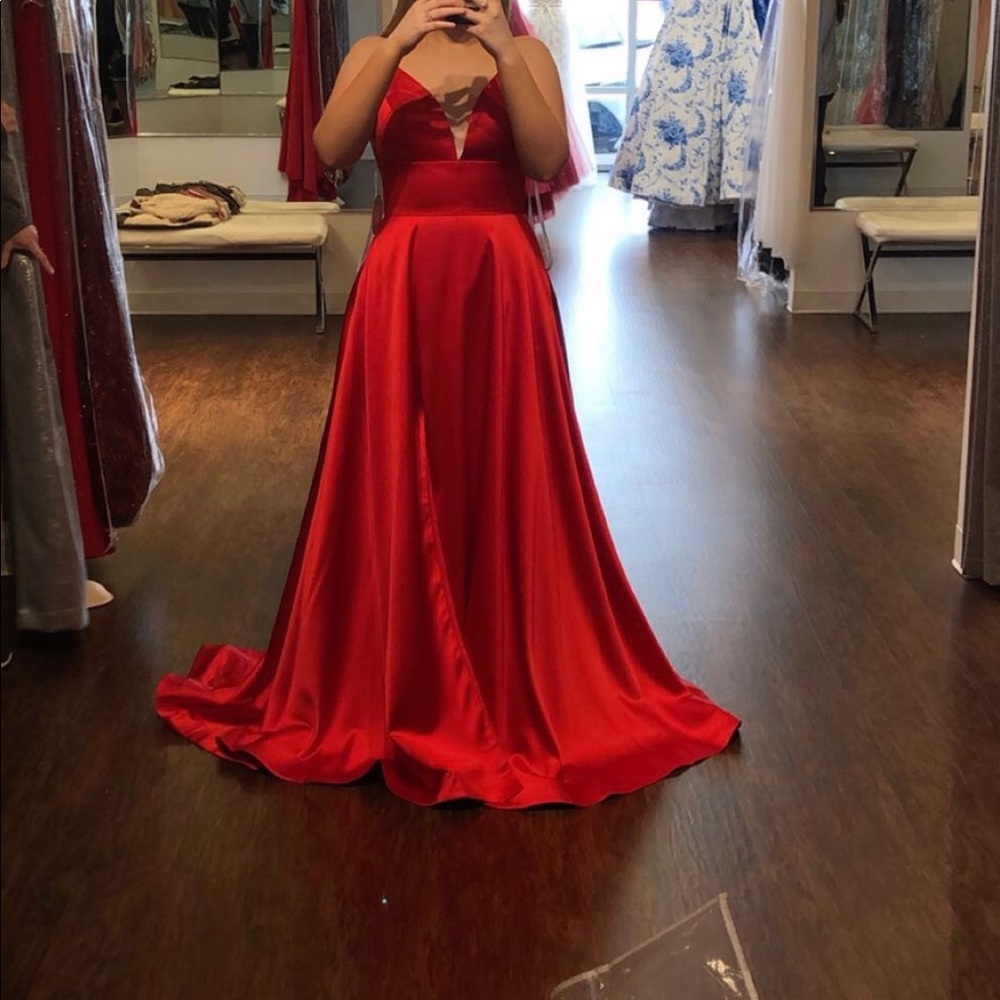 Red Javoni Prom Dreas